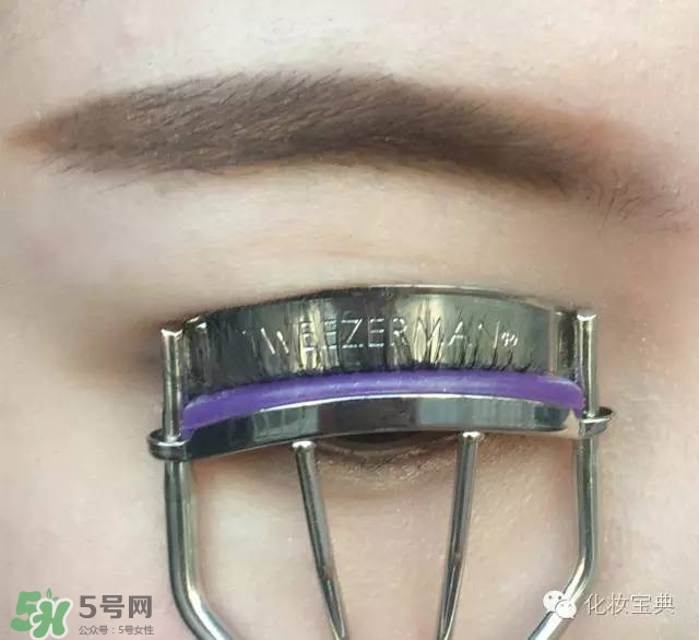 假睫毛怎么貼?假睫毛的貼法 假睫毛怎么貼?假睫毛的貼法