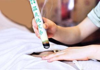 艾灸條和艾灸貼哪個好？艾灸好還是艾灸貼好？