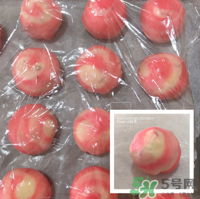 夢(mèng)幻麻薯蛋黃酥怎么做?夢(mèng)幻麻薯蛋黃酥做法 夢(mèng)幻麻薯蛋黃酥怎么做?夢(mèng)幻麻薯蛋黃酥做法