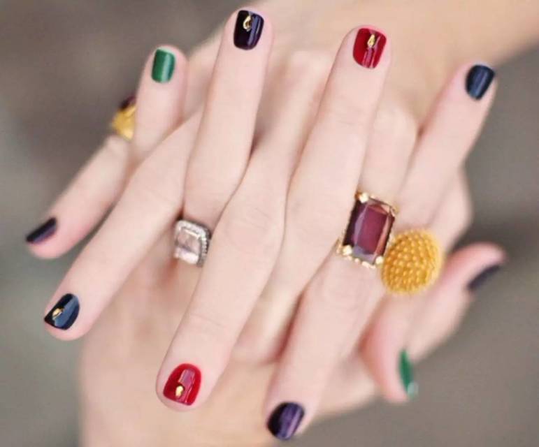 夏天指甲油買什么牌子好 夏日指甲油清新組合 夏天指甲油買什么牌子好 夏日指甲油清新組合