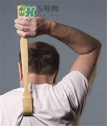 濕疹癢可以用鹽水洗嗎?濕疹癢的緩解辦法 濕疹癢可以用鹽水洗嗎?濕疹癢的緩解辦法