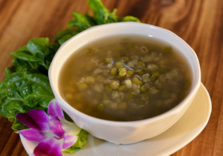 三伏天可以喝綠豆湯嗎？三伏天是喝綠豆湯還是喝生姜水？