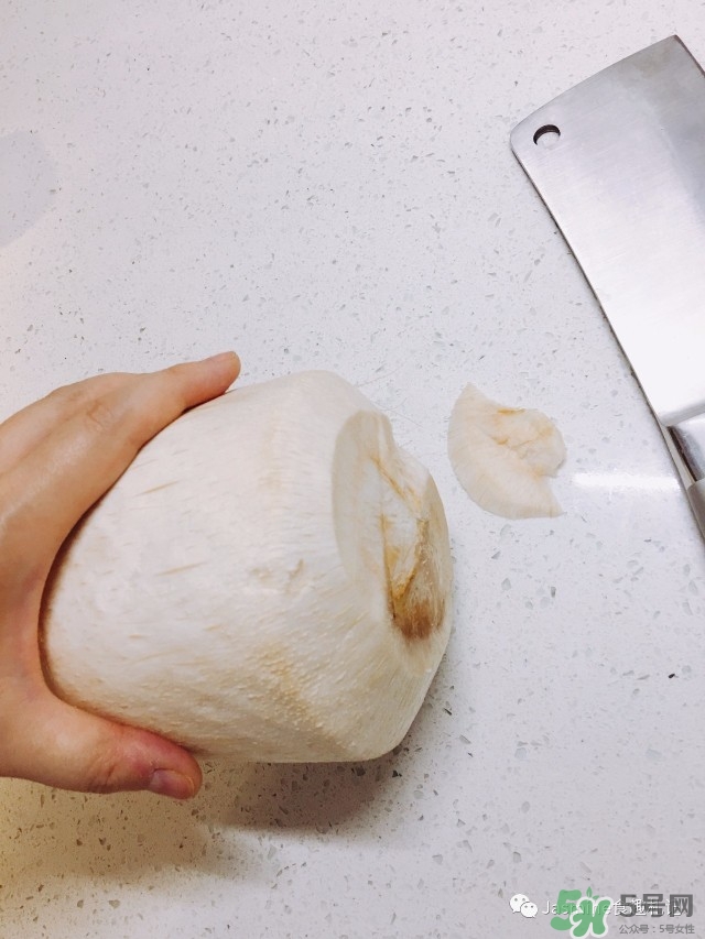 椰青怎么打開(kāi)圖解 椰青怎么打開(kāi)吃椰肉 椰青怎么打開(kāi)圖解 椰青怎么打開(kāi)吃椰肉