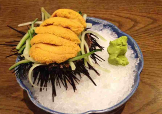 海膽黃一次吃多少克合適？海膽里面黑色的能吃嗎