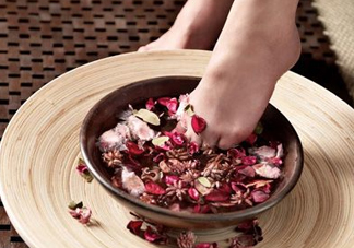 花椒水泡腳能治白發(fā)嗎？花椒水泡腳的禁忌