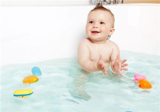 寶寶濕疹可以洗澡嗎？新生兒濕疹可以洗澡嗎？