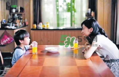 孩子大哭大鬧時該怎么辦 孩子渴望被關(guān)注的心理 孩子大哭大鬧時該怎么辦 孩子渴望被關(guān)注的心理