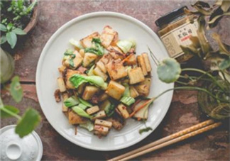 隔夜菜放冰箱能吃嗎？吃隔夜菜有哪些危害？