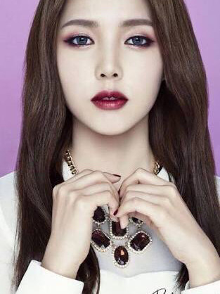 姨媽色口紅配什么妝容 姨媽色口紅怎么搭配 姨媽色口紅配什么妝容 姨媽色口紅怎么搭配