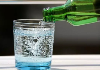 蘇打水是碳酸飲料嗎？蘇打水和碳酸飲料的區(qū)別