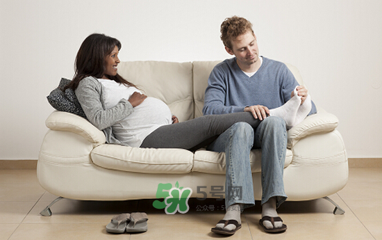 為什么伸懶腰容易抽筋？睡覺伸懶腰時腿抽筋