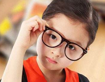 寶寶多大可以看電視？寶寶能看電視嗎？