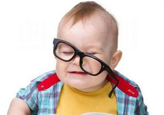 寶寶看電視對眼睛有影響嗎？寶寶看電視會近視眼嗎？