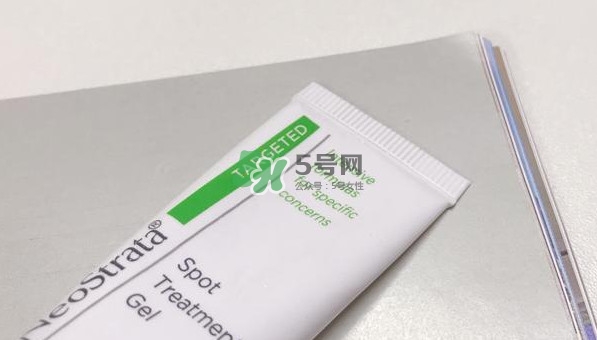 油痘肌適合什么護(hù)膚品 油痘肌的皮膚護(hù)理方法 油痘肌適合什么護(hù)膚品 油痘肌的皮膚護(hù)理方法