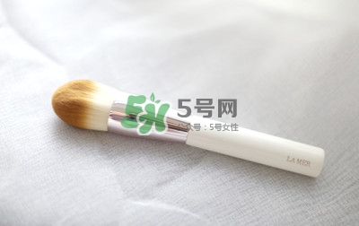 海藍(lán)之謎鎏光煥變粉底刷怎么樣_好用嗎 海藍(lán)之謎鎏光煥變粉底刷怎么樣_好用嗎