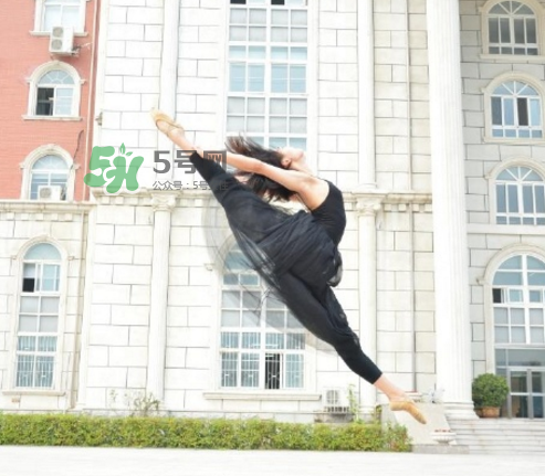 拉筋多久才能下一字馬？一字馬要練多久？