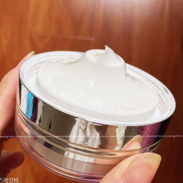 潘達(dá)水光霜怎么樣 潘達(dá)水光霜好用嗎 潘達(dá)水光霜怎么樣 潘達(dá)水光霜好用嗎