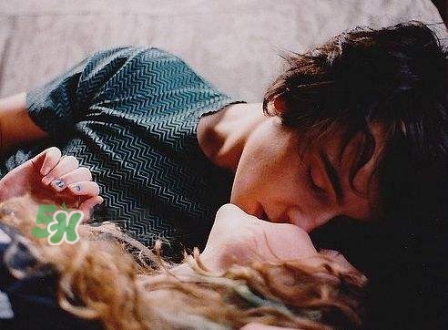 用潤(rùn)滑劑多了會(huì)怎樣？用潤(rùn)滑劑會(huì)有婦科病嗎？