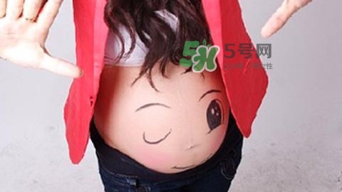 孕晚期肚子有規(guī)律的跳動是胎動嗎？