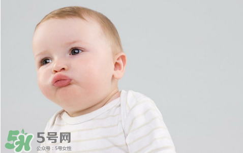 寶寶驚跳反應(yīng)什么時候消失？寶寶驚跳反射太頻繁怎么辦？