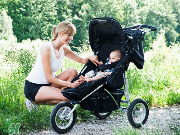 兒童安全座椅要坐到幾歲？兒童安全座椅適合多大的孩子？