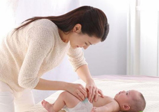 用尿布會(huì)紅屁股嗎？嬰兒如何使用尿布？