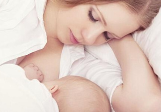母乳喂養(yǎng)的寶寶需要喂水嗎？母乳喂養(yǎng)的重要性