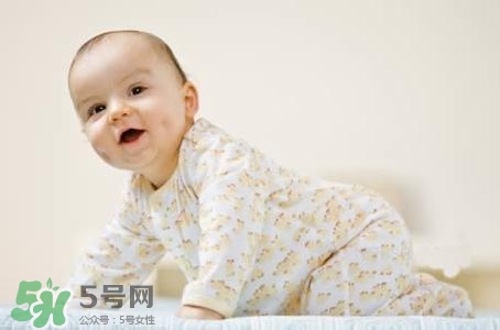 寶寶睡覺突然大哭是什么原因？寶寶睡覺突然哭醒怎么辦？