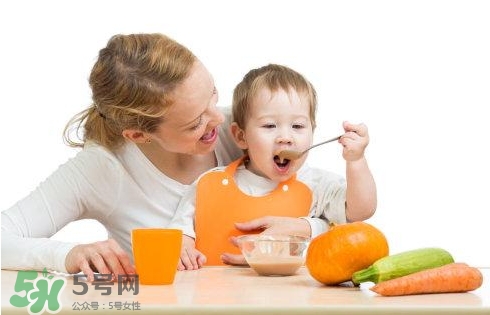 寶寶發(fā)燒出汗后可以洗澡嗎？寶寶發(fā)燒出汗好嗎？