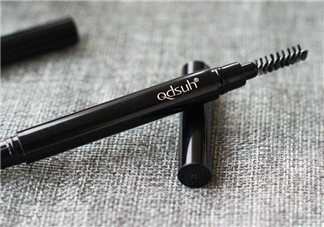 眉筆怎么選？眉筆和眉粉哪個好？