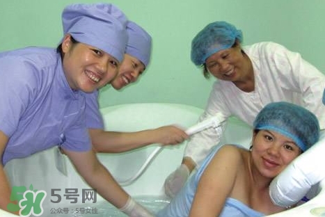 水中分娩時難產(chǎn)怎么辦？水中分娩和無痛分娩哪個好？