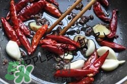 香辣蟹怎么做最好吃？香辣蟹怎么處理螃蟹？