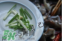 香辣蟹怎么做最好吃？香辣蟹怎么處理螃蟹？