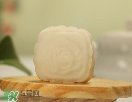 月餅皮可以加水嗎？月餅皮為什么不能放水？