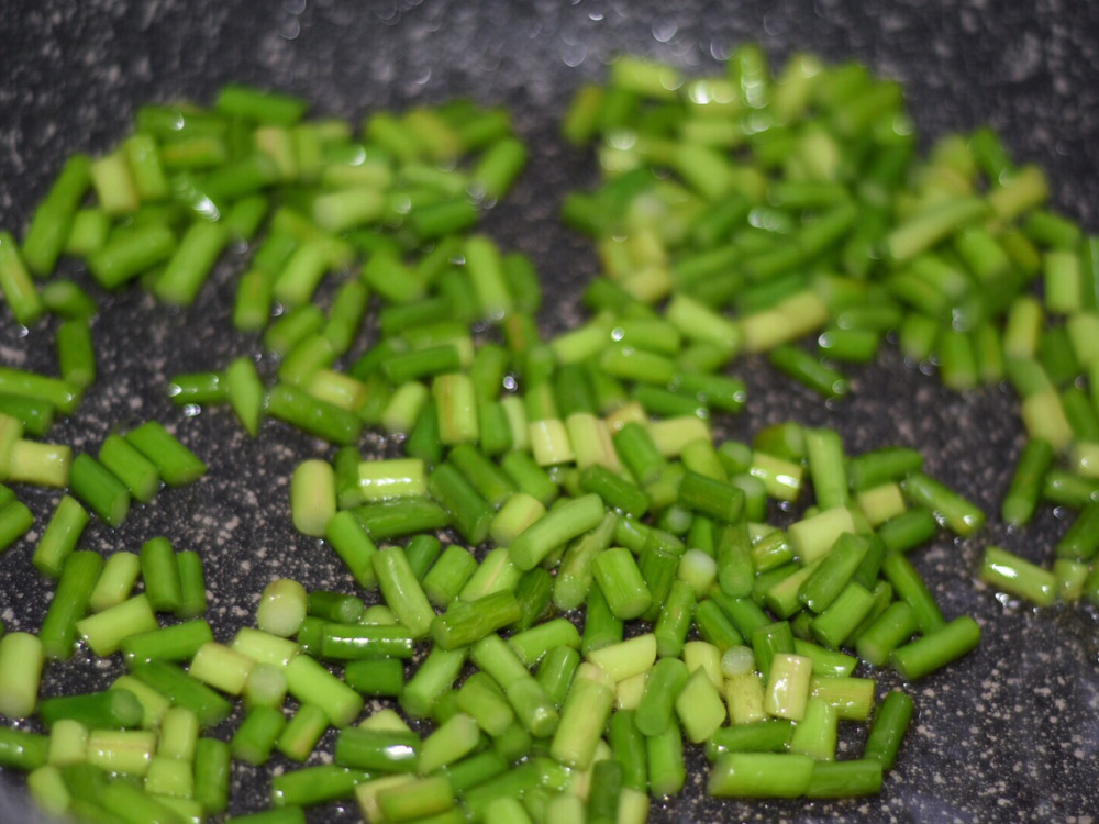 蒜苔可以炒牛肉嗎 蒜苔炒牛肉的做法大全 蒜苔可以炒牛肉嗎 蒜苔炒牛肉的做法大全