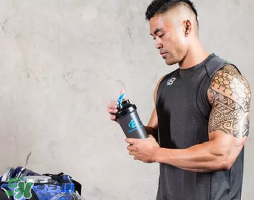 肌酸會導致痛風嗎？肌酸會影響睡眠嗎？