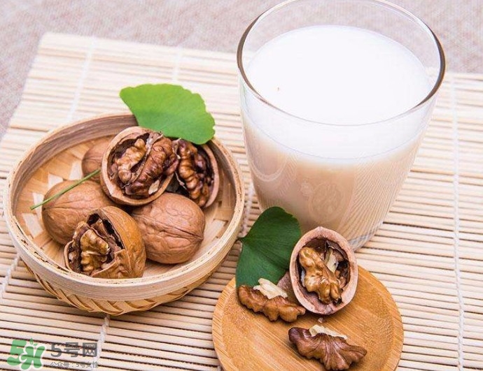 核桃粉寶寶可以吃嗎？寶寶幾個(gè)月可以吃？