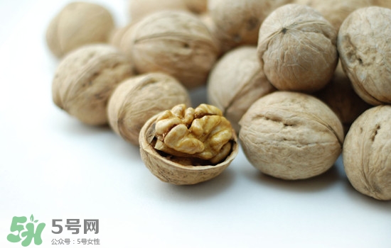 長(zhǎng)期吃核桃有副作用嗎？核桃的副作用很大嗎？