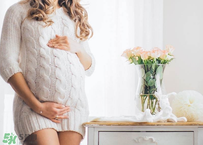 孕婦坐火車(chē)需要證明嗎？孕婦坐火車(chē)吃什么？