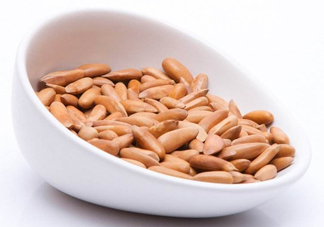 松子不能和什么一起吃？松子什么人不能吃