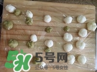 榴蓮冰皮月餅的做法？榴蓮冰皮月餅價(jià)格