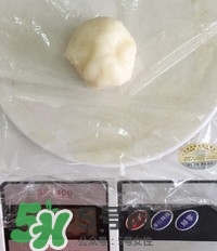 榴蓮冰皮月餅的做法？榴蓮冰皮月餅價(jià)格