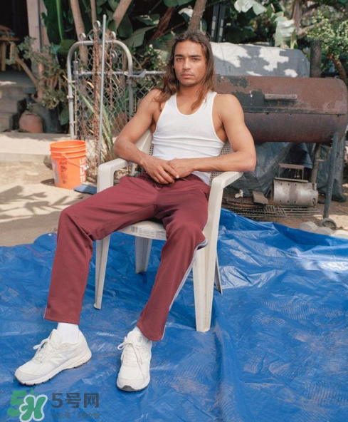 stussy與new balance聯(lián)名990v4什么時候發(fā)售_多少錢？