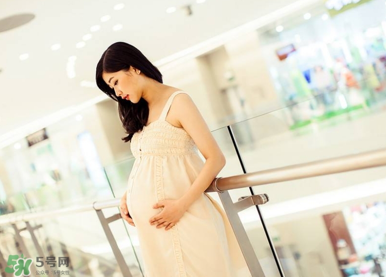 男寶寶更愛提前報(bào)到嗎？懷男孩更容易早產(chǎn)？