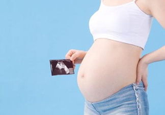 孕晚期見(jiàn)紅了肚子不痛怎么辦？孕晚期見(jiàn)紅是持續(xù)的嗎？