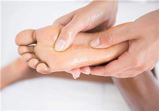 腳氣和灰指甲一樣嗎？腳氣和腳臭一樣嗎？