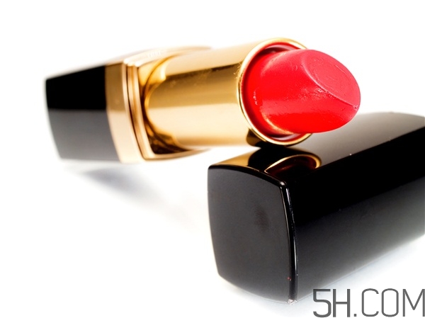 天天涂口紅對(duì)身體有什么危害嗎 天天涂口紅對(duì)身體有什么危害嗎