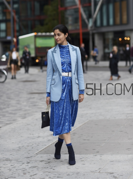 藍(lán)色西裝怎么搭配好看？藍(lán)色西裝搭配圖片