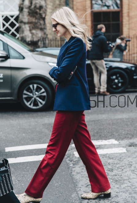 藍(lán)色西裝怎么搭配好看？藍(lán)色西裝搭配圖片