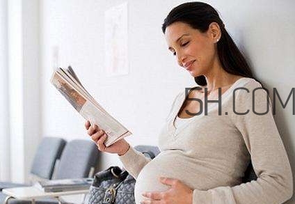 胎膜早破B超能看出來嗎？胎膜早破和羊水破了的區(qū)別